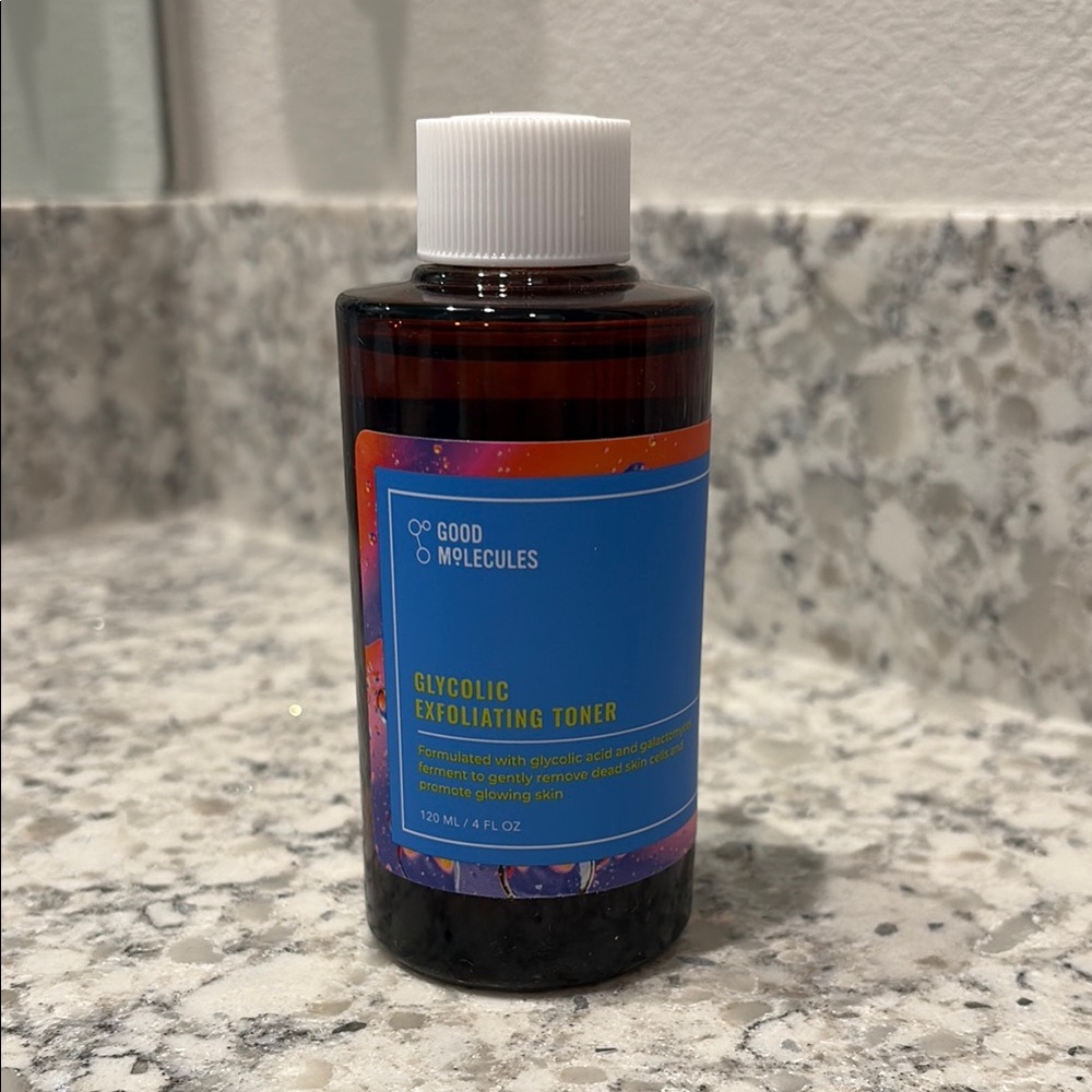 Glycolic Exfoliating Toner - Blue and Brown